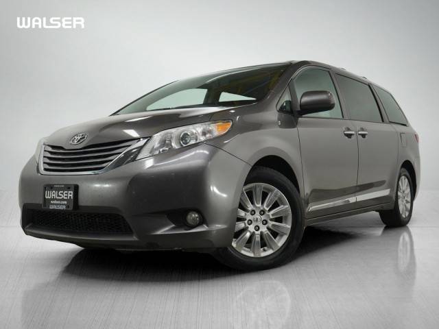 2015 Toyota Sienna XLE AWD photo