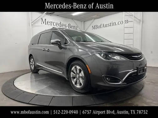 2018 Chrysler Pacifica Minivan Hybrid Limited FWD photo