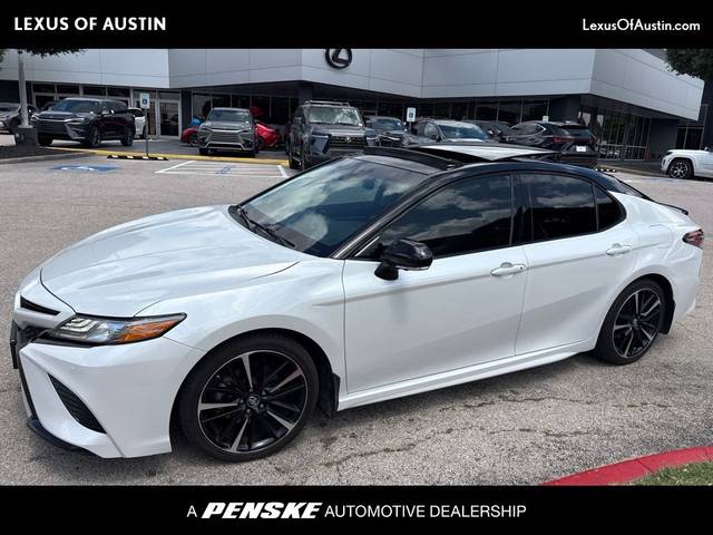 2018 Toyota Camry XSE V6 FWD photo