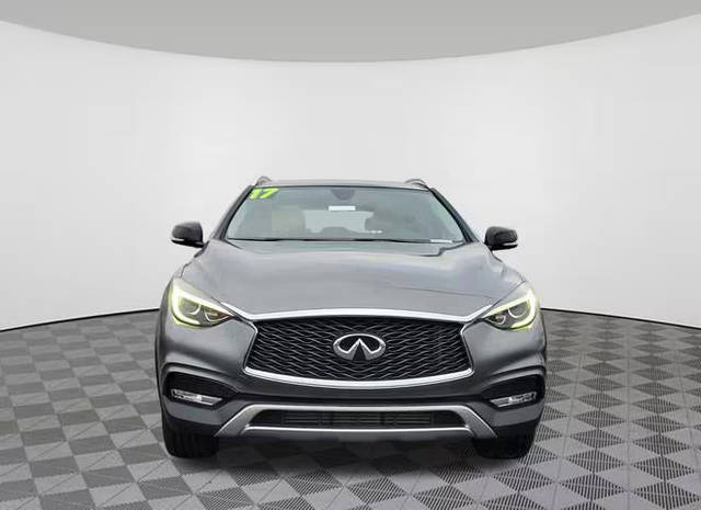 2017 Infiniti QX30 Premium AWD photo