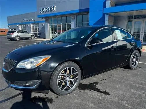 2017 Buick Regal Sport Touring FWD photo