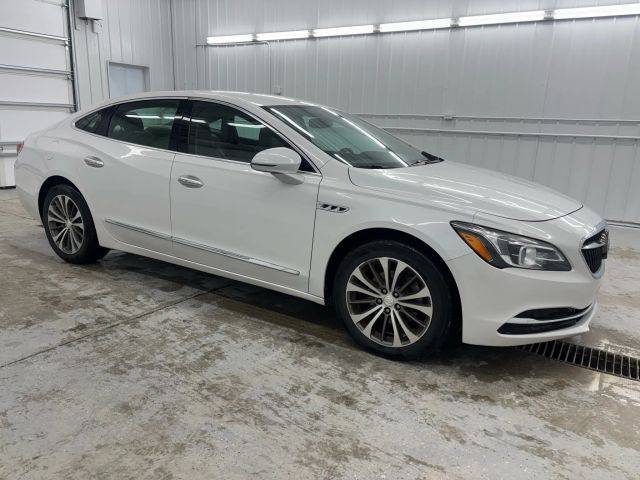 2019 Buick LaCrosse Essence FWD photo
