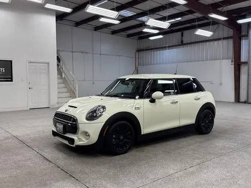 2019 MINI Hardtop 4 Door Cooper S FWD photo