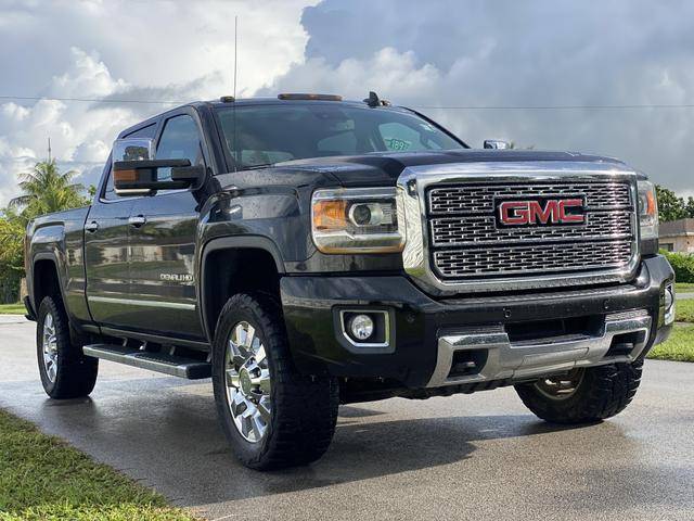 2019 GMC Sierra 2500HD Denali 4WD photo