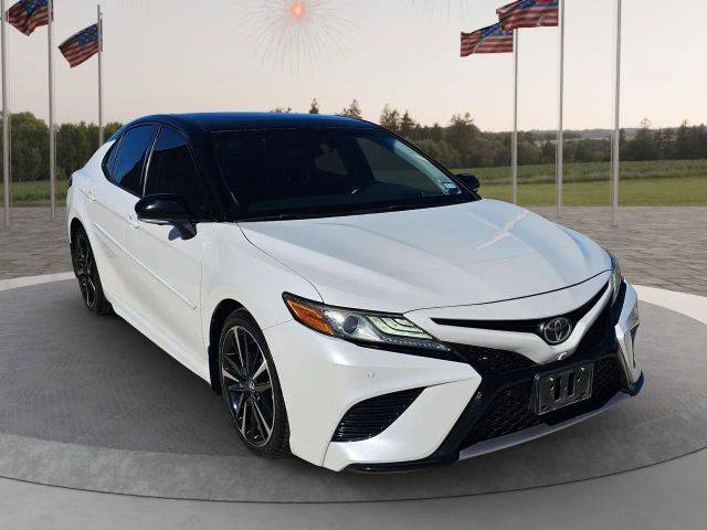 2018 Toyota Camry XLE V6 FWD photo