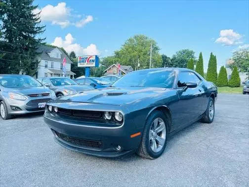 2019 Dodge Challenger SXT RWD photo