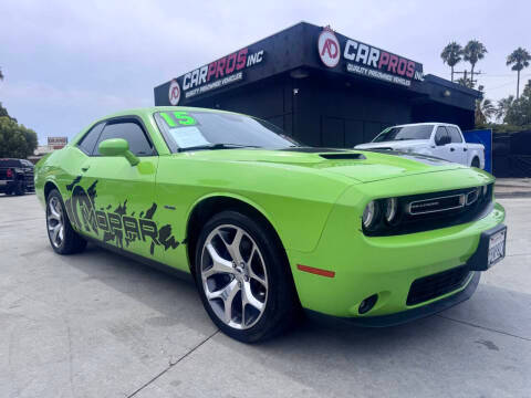 2015 Dodge Challenger R/T RWD photo
