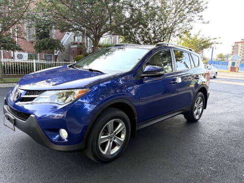2015 Toyota RAV4 XLE AWD photo