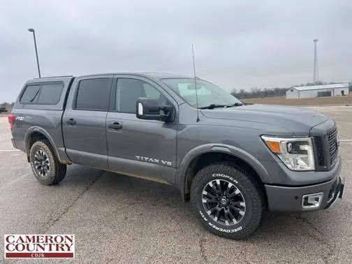 2018 Nissan Titan PRO-4X 4WD photo