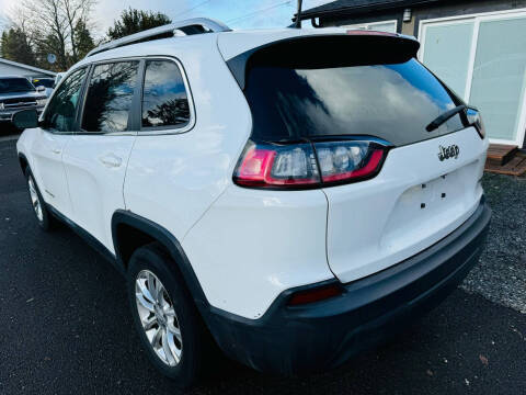 2019 Jeep Cherokee Latitude FWD photo