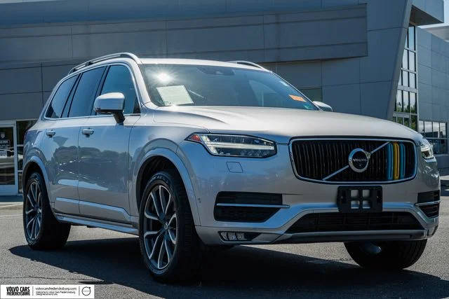 2019 Volvo XC90 Momentum AWD photo