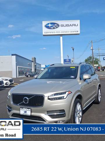 2017 Volvo XC90 Momentum AWD photo