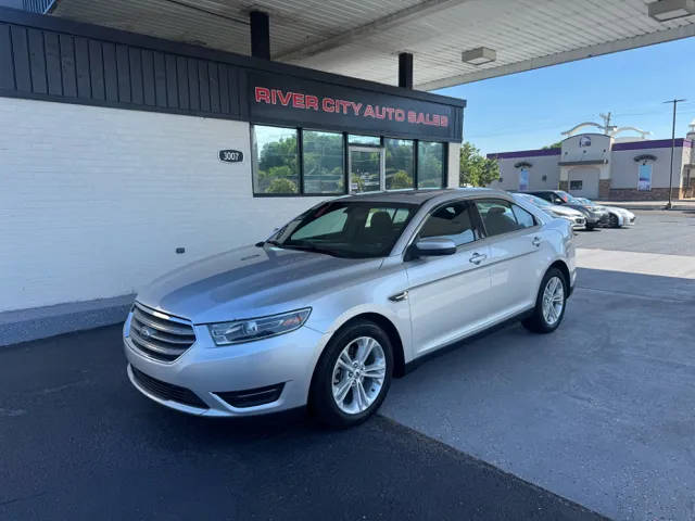 2018 Ford Taurus SEL FWD photo