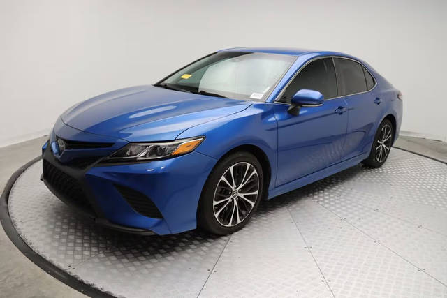 2018 Toyota Camry SE FWD photo