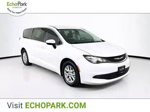 2019 Chrysler Pacifica Minivan LX FWD photo