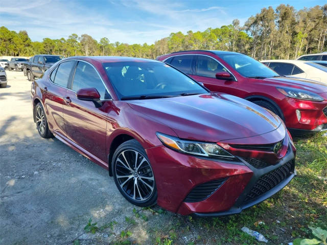 2018 Toyota Camry SE FWD photo