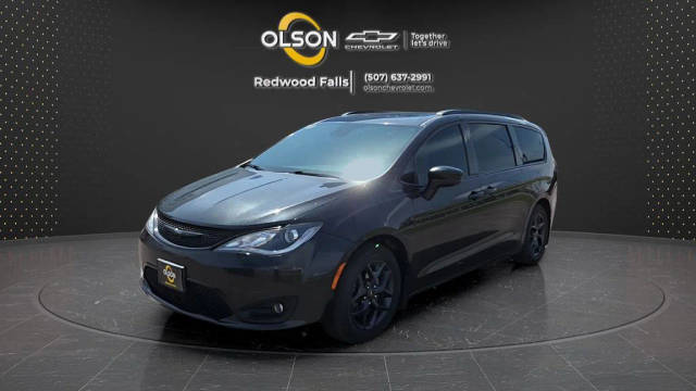 2019 Chrysler Pacifica Minivan Touring L Plus FWD photo