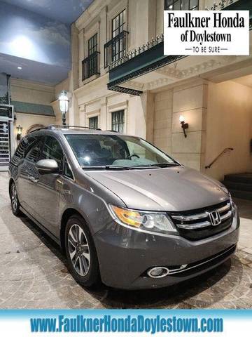 2015 Honda Odyssey Touring FWD photo