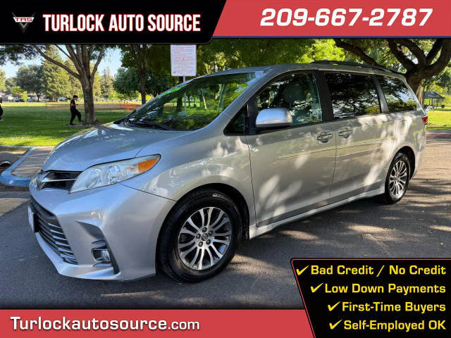 2019 Toyota Sienna XLE Premium FWD photo