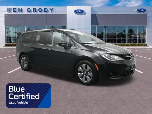 2018 Chrysler Pacifica Minivan Hybrid Limited FWD photo