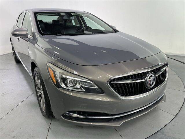 2019 Buick LaCrosse Essence FWD photo