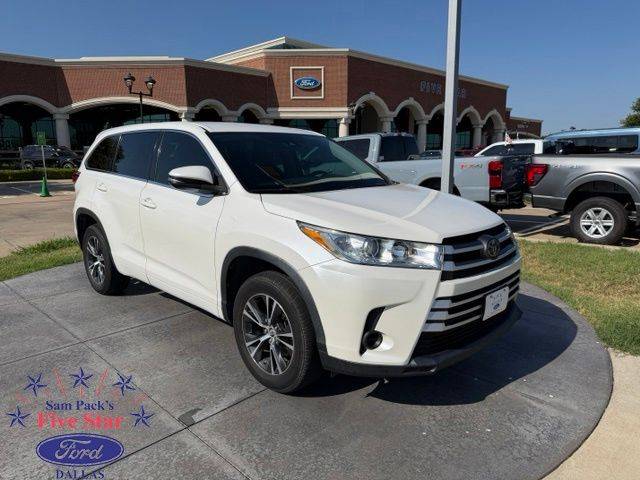 2018 Toyota Highlander LE FWD photo