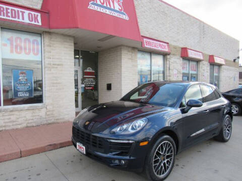 2018 Porsche Macan  AWD photo