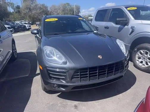 2018 Porsche Macan  AWD photo