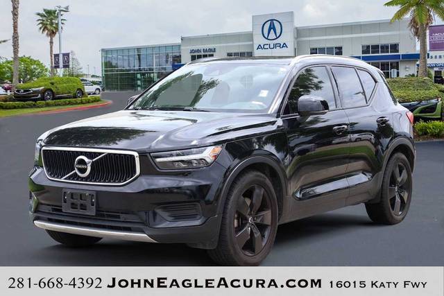 2019 Volvo XC40 Momentum AWD photo