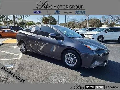 2018 Toyota Prius Two FWD photo