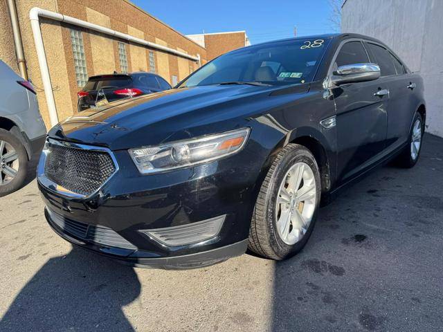 2018 Ford Taurus SE FWD photo