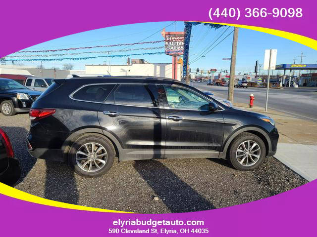 2017 Hyundai Santa Fe SE FWD photo