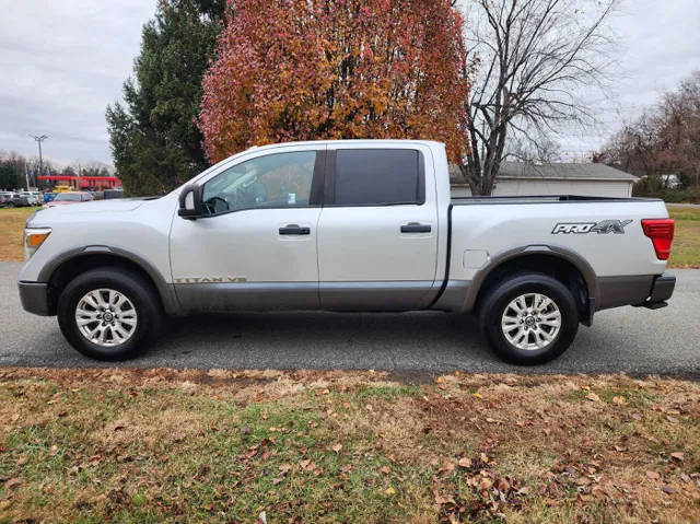 2018 Nissan Titan PRO-4X 4WD photo