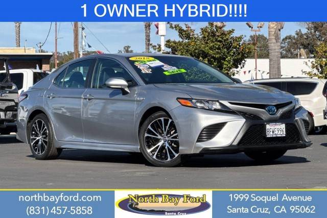 2018 Toyota Camry Hybrid SE FWD photo