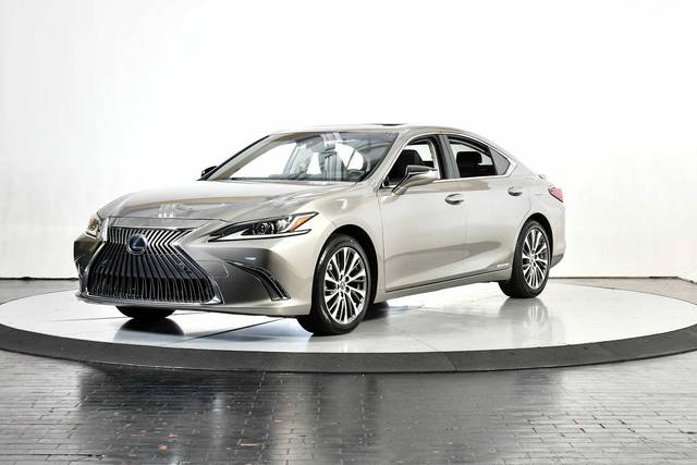 2019 Lexus ES ES 300h FWD photo