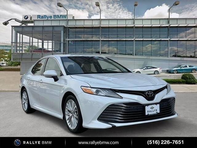 2018 Toyota Camry XLE FWD photo