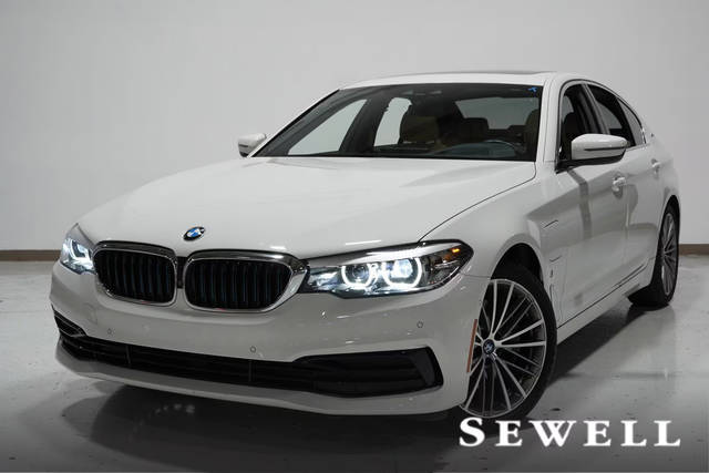 2019 BMW 5 Series 530e iPerformance RWD photo