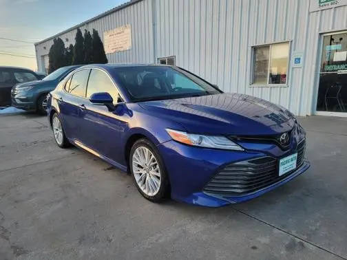 2018 Toyota Camry XLE FWD photo