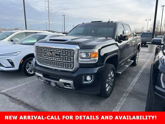 2019 GMC Sierra 2500HD Denali 4WD photo