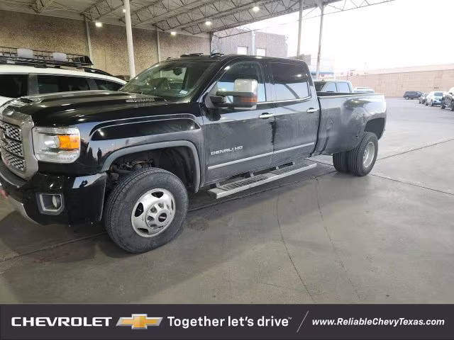 2019 GMC Sierra 3500HD Denali 4WD photo