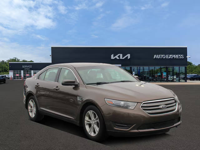 2015 Ford Taurus SEL FWD photo
