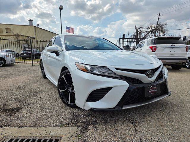 2018 Toyota Camry XSE FWD photo
