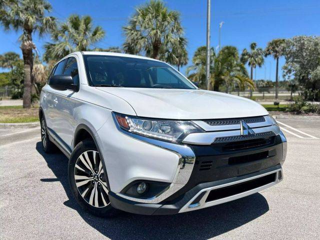2019 Mitsubishi Outlander ES FWD photo