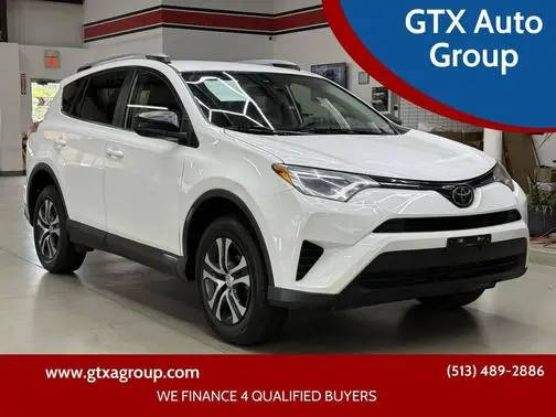 2018 Toyota RAV4 LE AWD photo