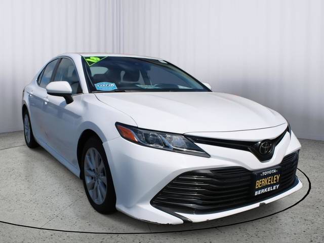 2018 Toyota Camry LE FWD photo