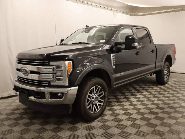2019 Ford F-250 Super Duty LARIAT 4WD photo