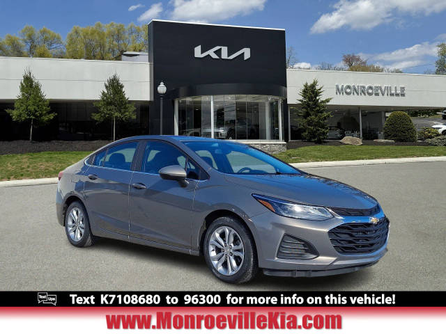 2019 Chevrolet Cruze LT FWD photo
