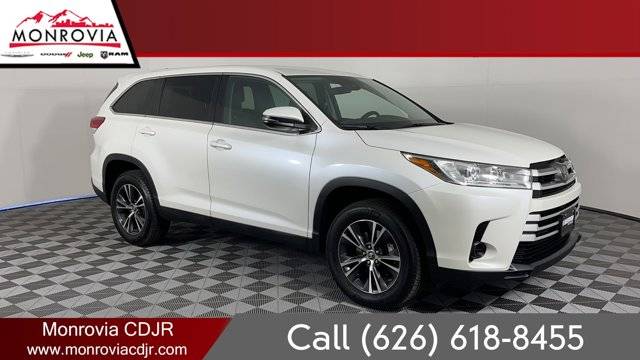 2019 Toyota Highlander LE FWD photo