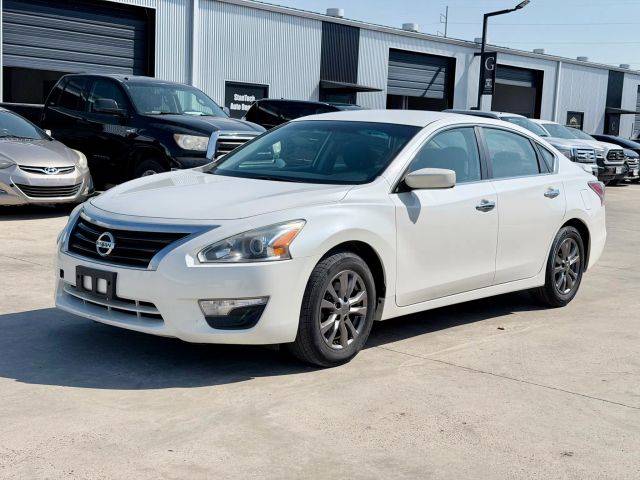 2015 Nissan Altima 2.5 S FWD photo