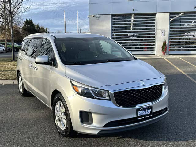 2017 Kia Sedona LX FWD photo